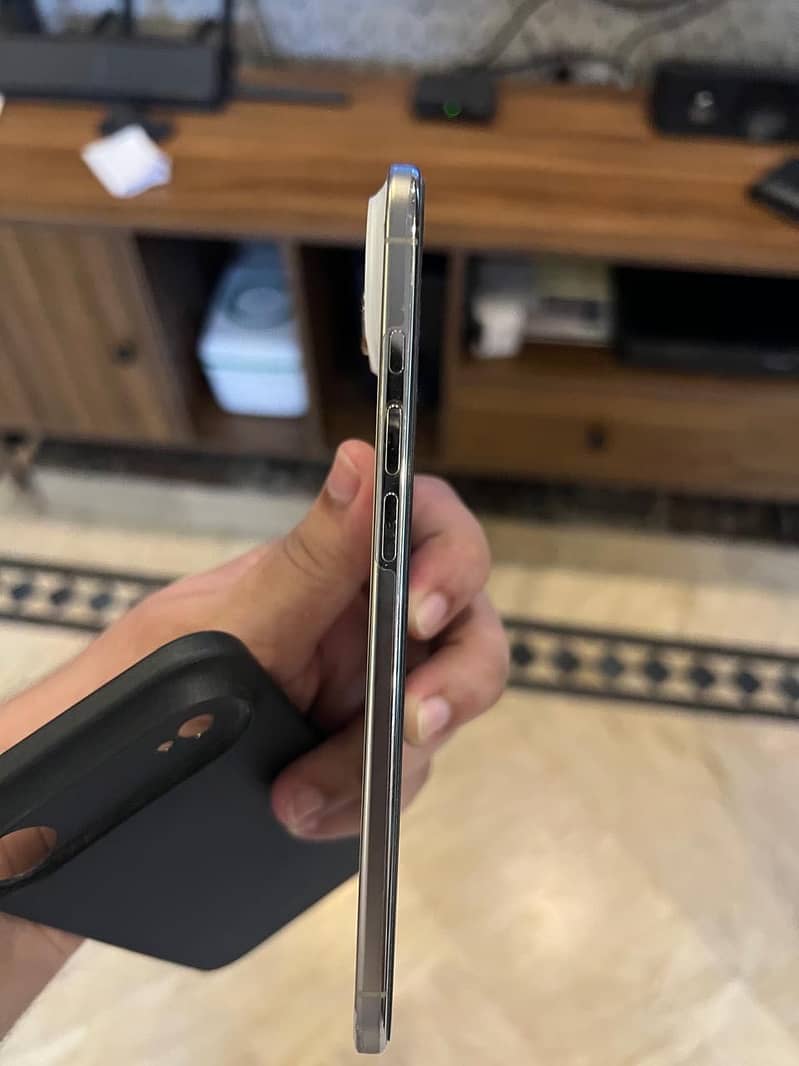 Apple iPhone 17 Air 4