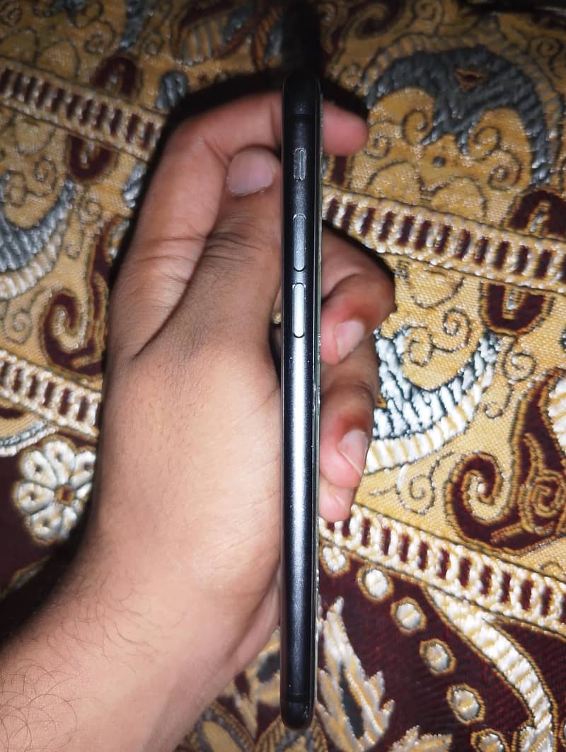 Apple iPhone 8 1