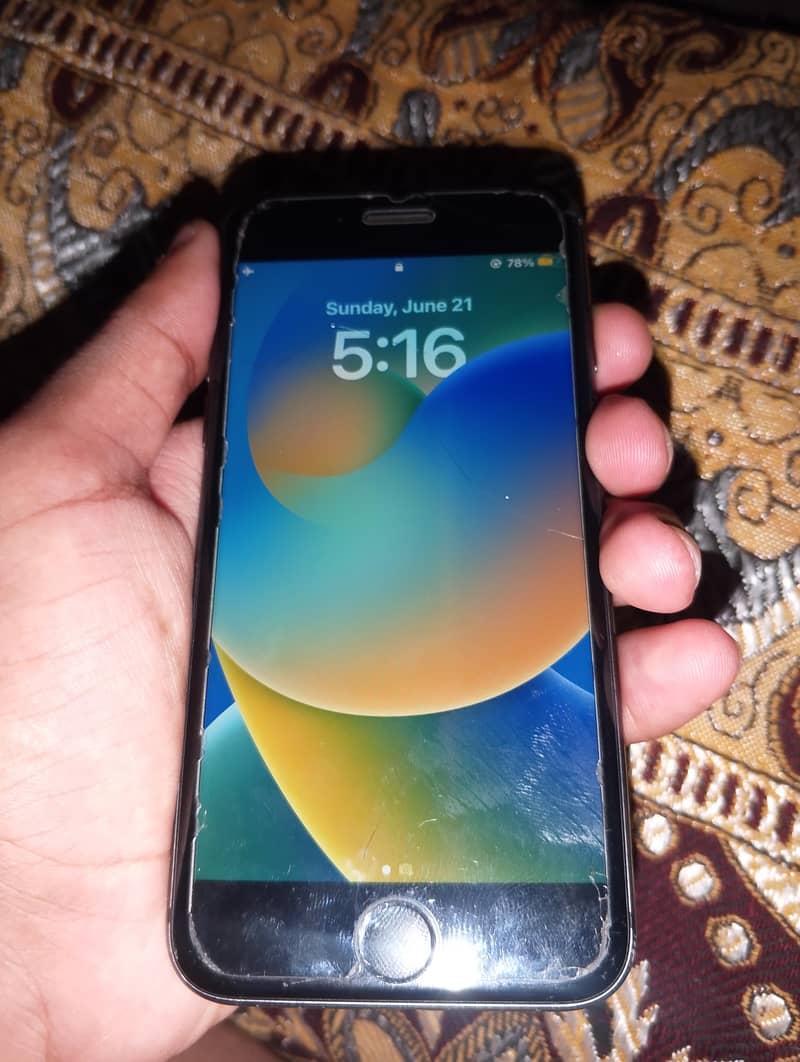 Apple iPhone 8 4