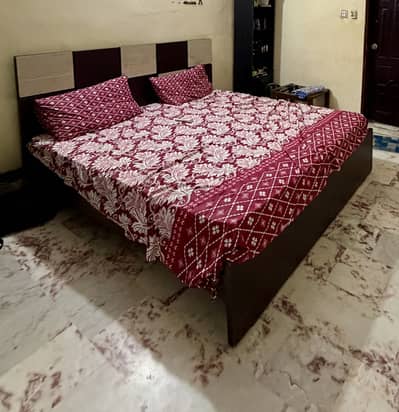 Full size bed set