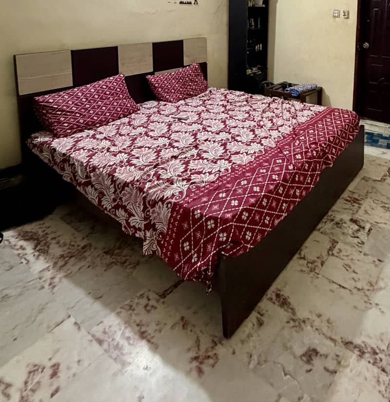 Full size bed set 0