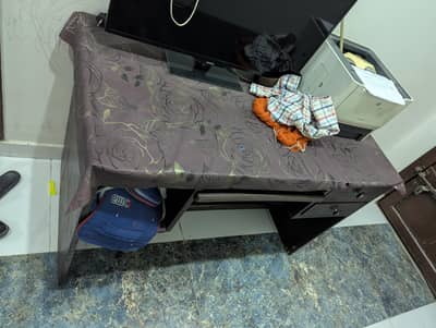 Computer table for sale