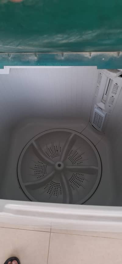 Haier Washing Machine with Dryer Working 10/10. Never opened/repaired.