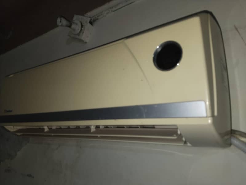 Dawlance 1 ton Split Ac 2