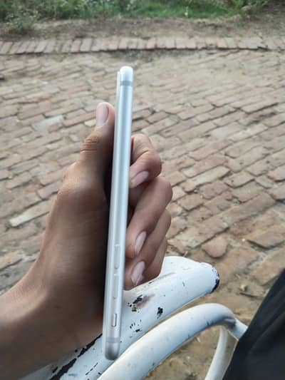 Apple iPhone 7