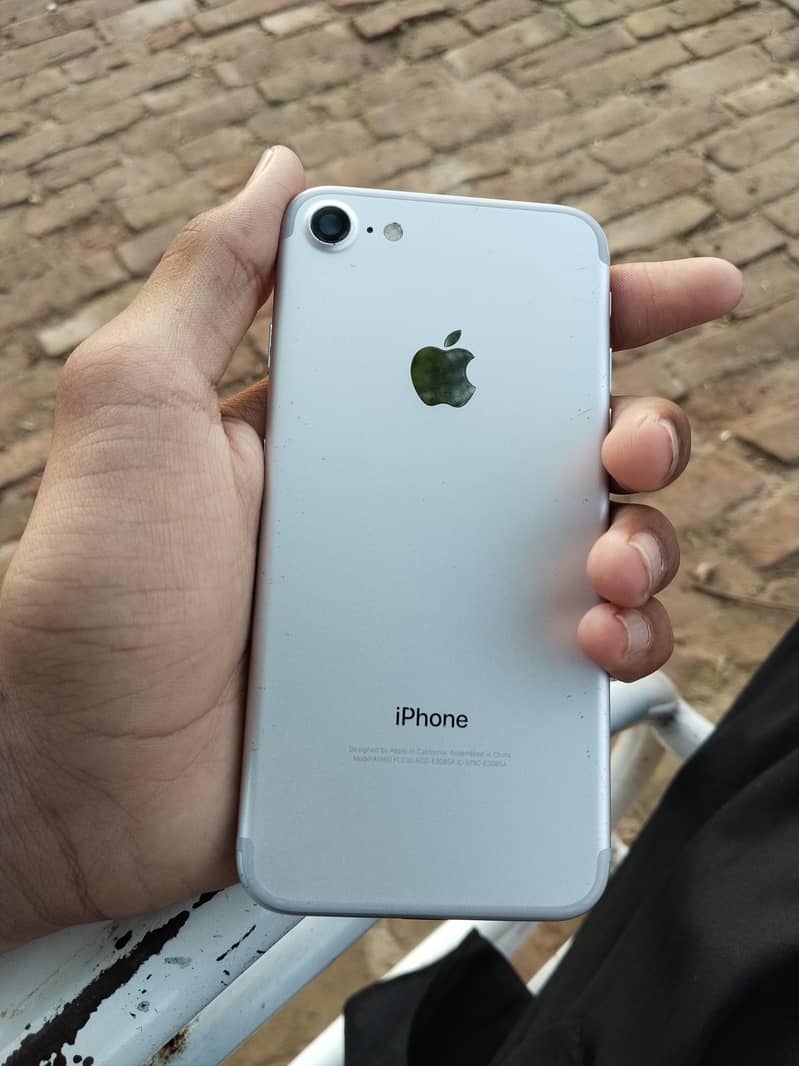 Apple iPhone 7 4
