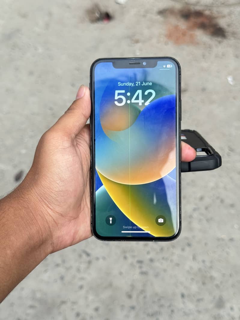 Apple iPhone X 4