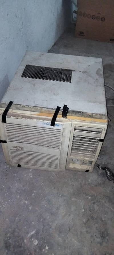 Gree Window AC pona Ton for sale