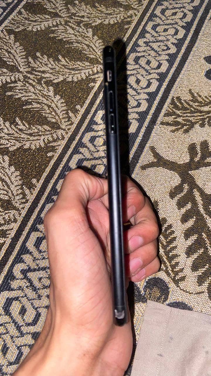 Apple iPhone 7 Plus 2