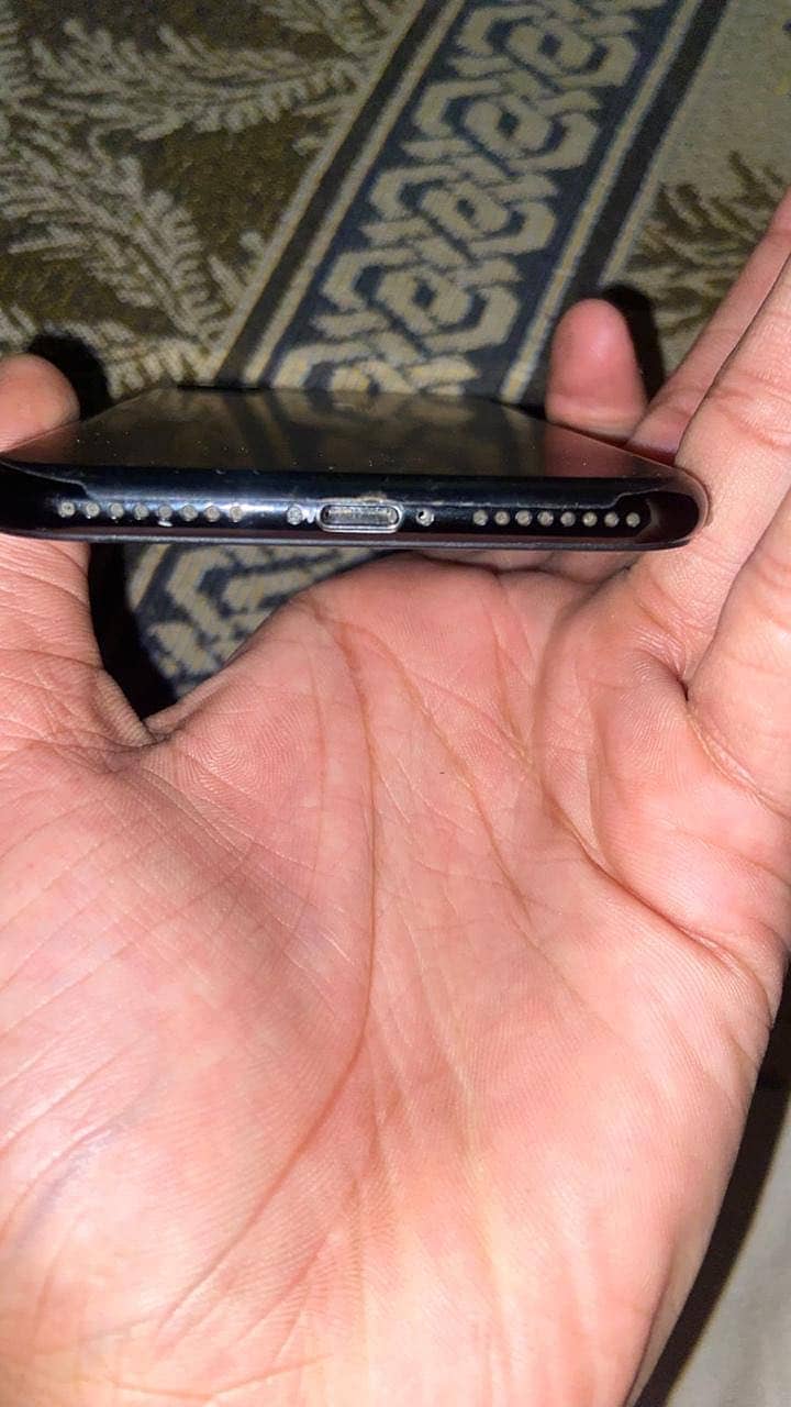 Apple iPhone 7 Plus 6