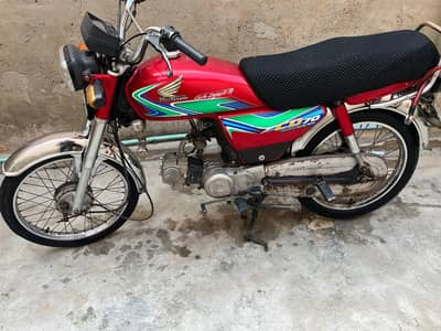 18 modle CD 70 motorcycle for sale