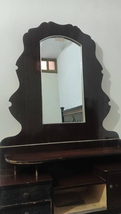 dressing table