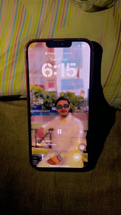 Apple iPhone 13