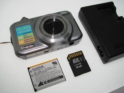 Fujifilm Finepix JX400 Compact Digital Camera Silver color 16MP 5x