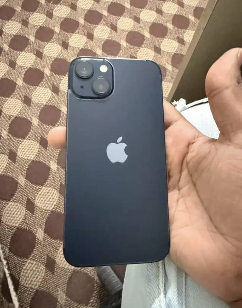 Apple iPhone 13 4