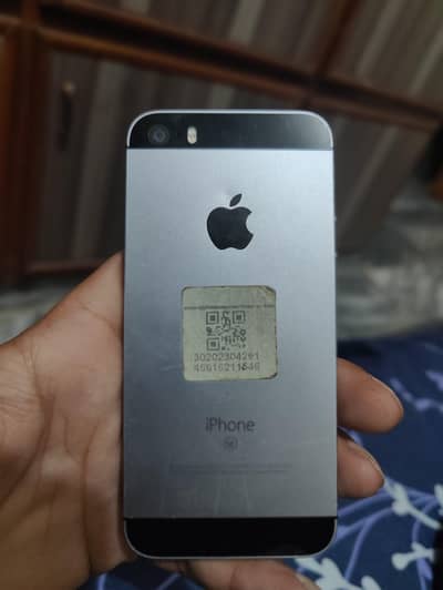 Apple iPhone SE
