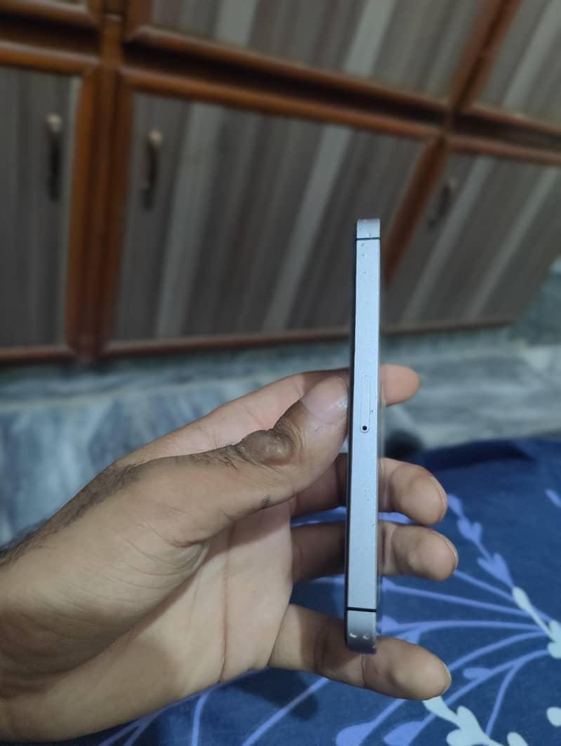 Apple iPhone SE 1