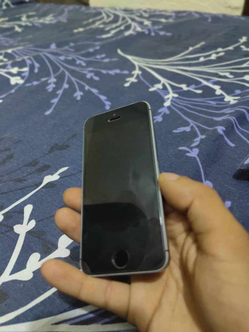 Apple iPhone SE 3