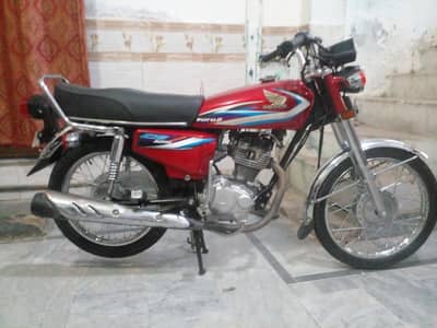 Honda 125 nice condition  with biometric 14+15 model