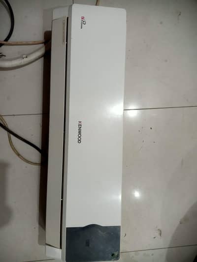 1 ton Kenwood AC for sale neet  clean and good condition