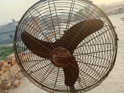 padestle Fan