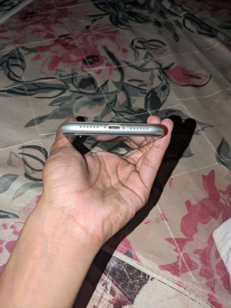 Apple iPhone 11 5