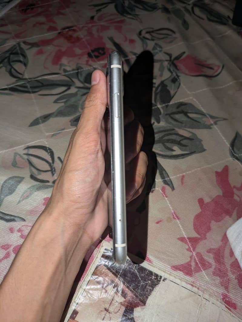 Apple iPhone 11 8