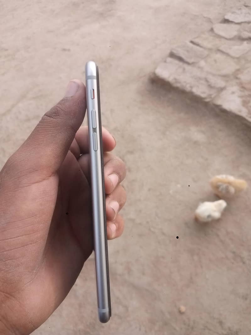 Apple iPhone 6 Plus 3