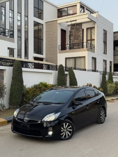 Prius S led 2011/17 in mint condition