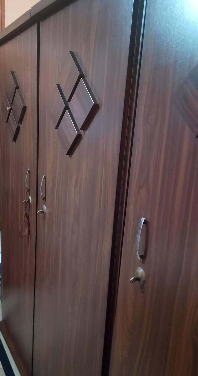 Bed , wardrobe & Devidor 1