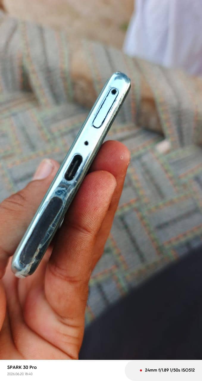 Infinix Zero 40 4