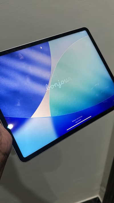ipad pro 12.9 6th genration m2 10/9