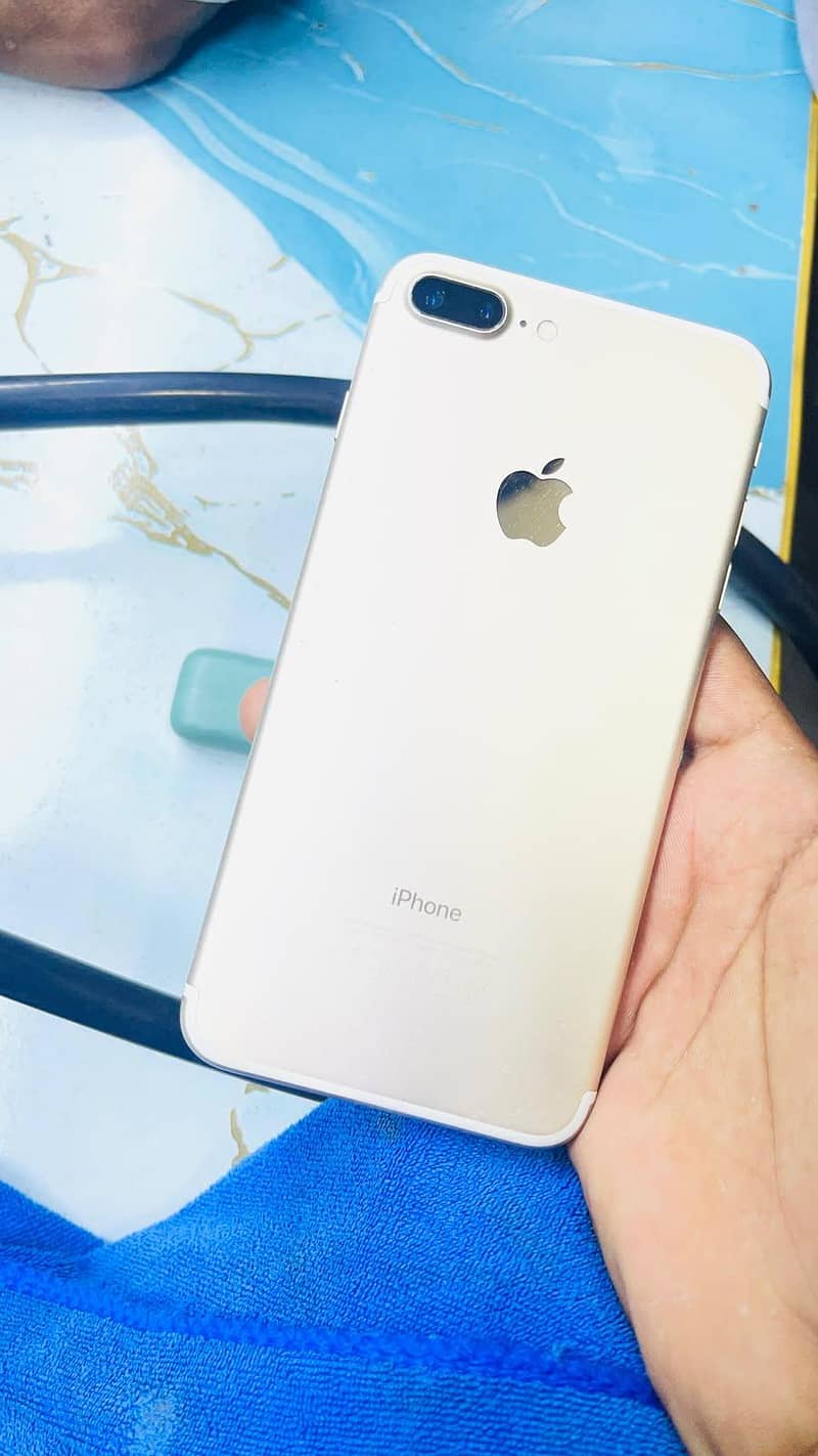 Apple iPhone 7 Plus 4
