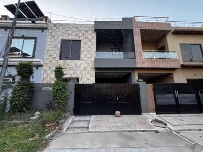 5 Marla Ultra-Luxury 4-Bedroom House For Sale Near Park, Park View City Lahore