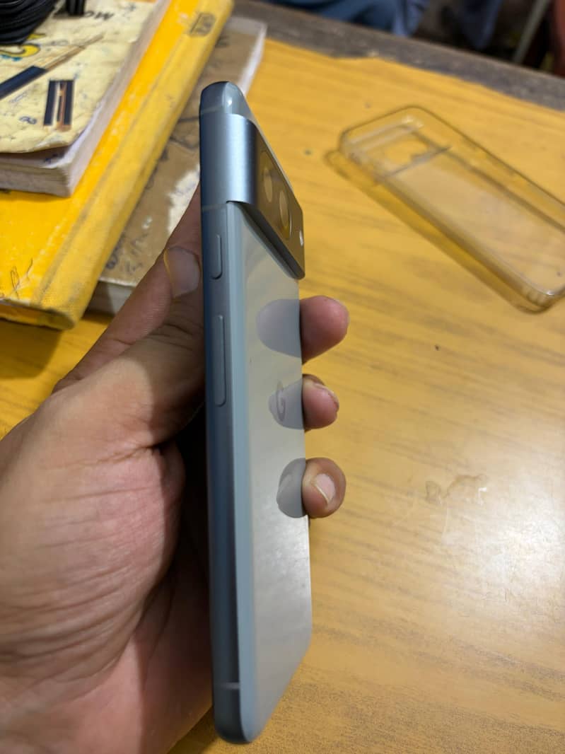 Google Pixel 8 2