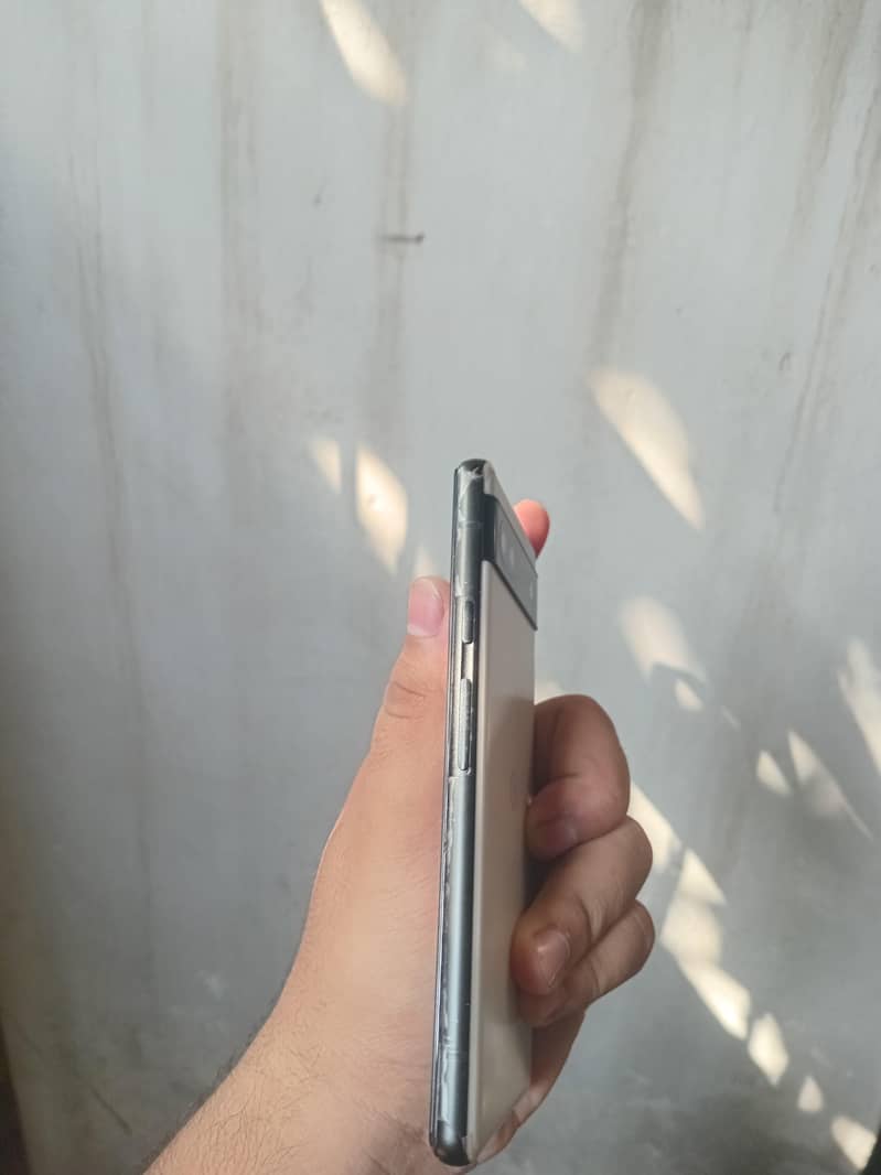 Google Pixel 6a 5