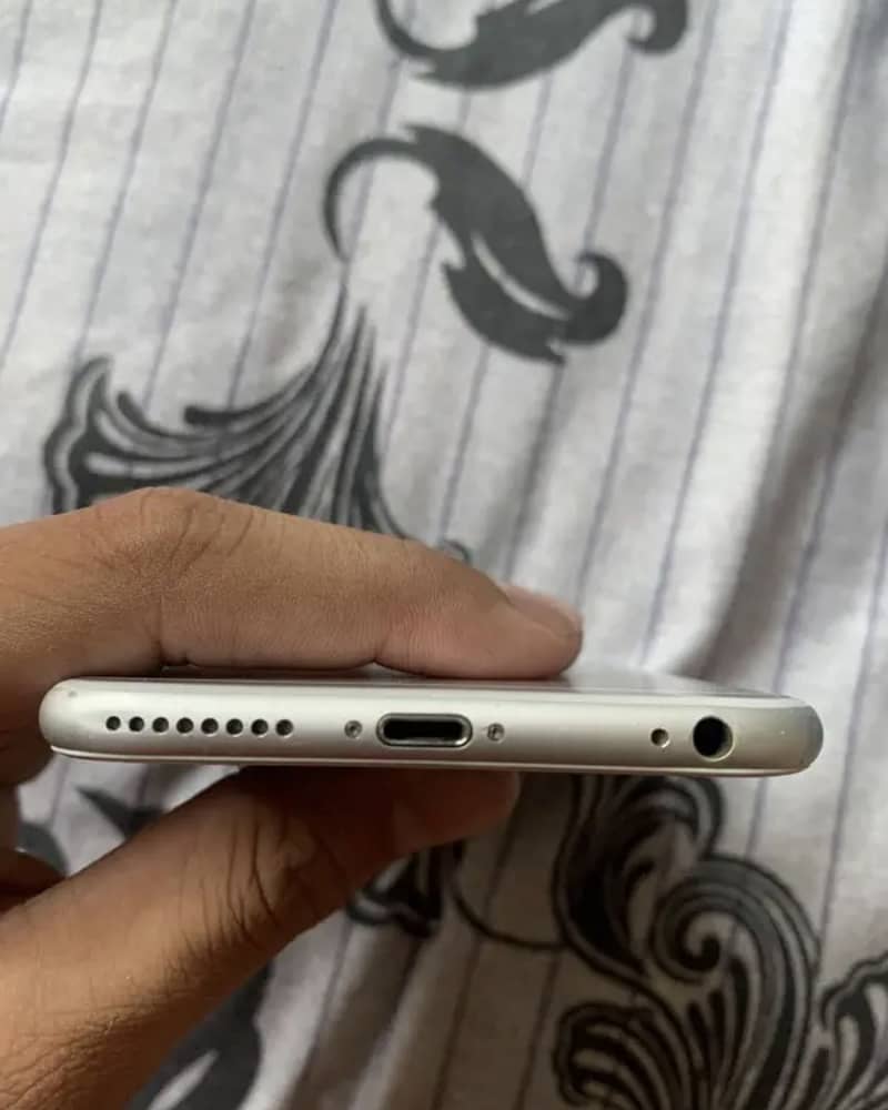 Apple iPhone 6 Plus 1