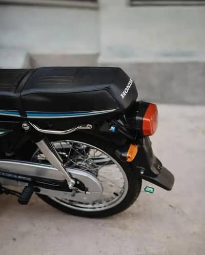Honda CD 70 CC model 2011 for urgent sale