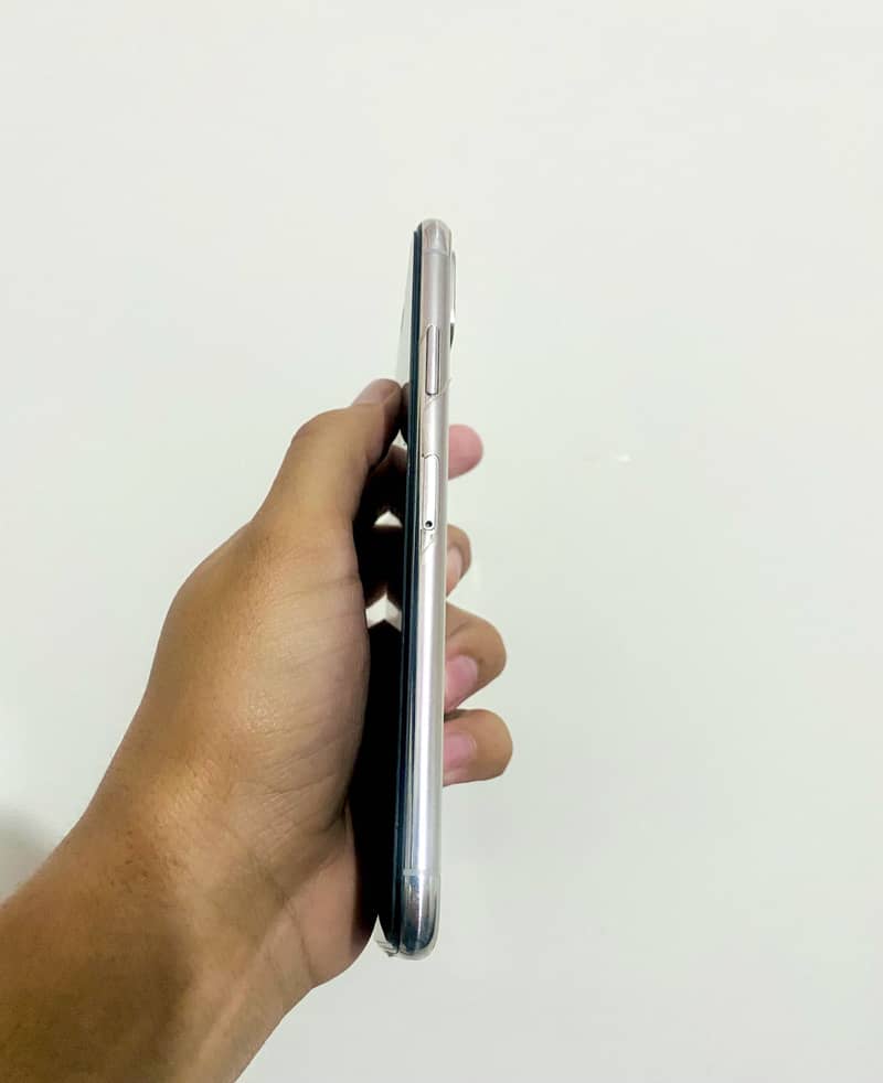 Apple iPhone XS Max 1