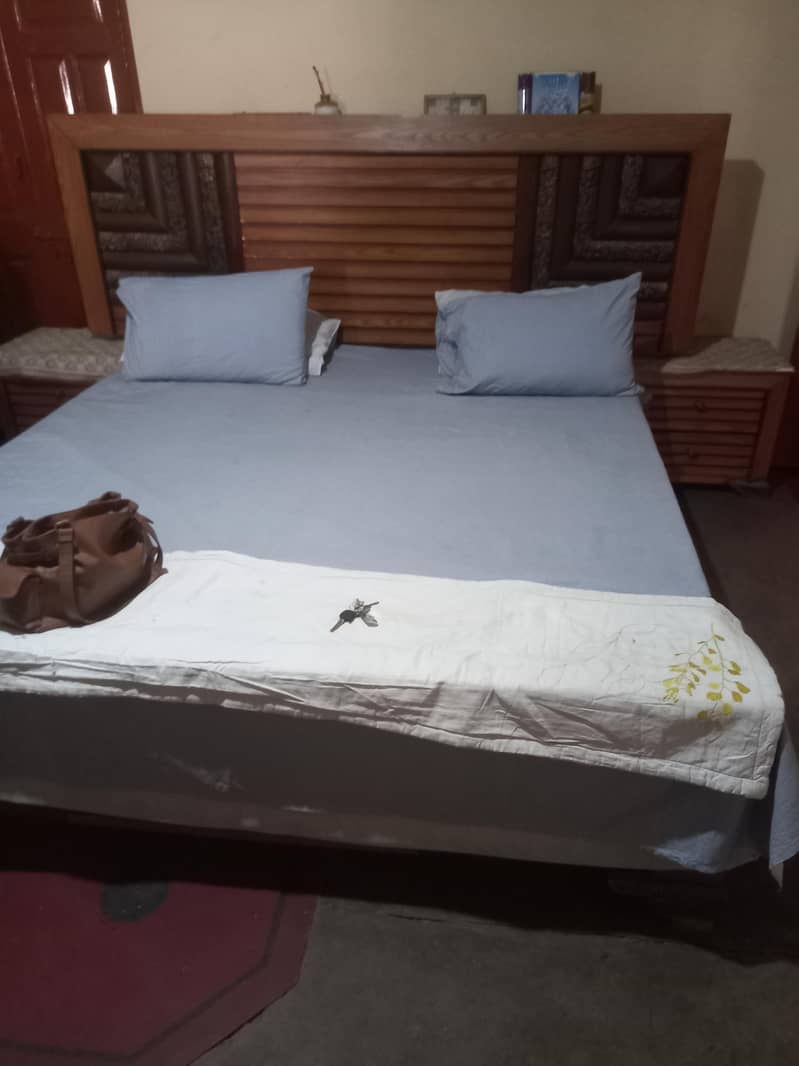 beautiful solid complete bed set 1