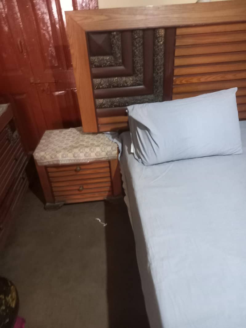 beautiful solid complete bed set 2