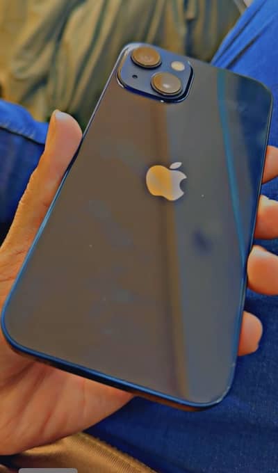 Apple iPhone 13