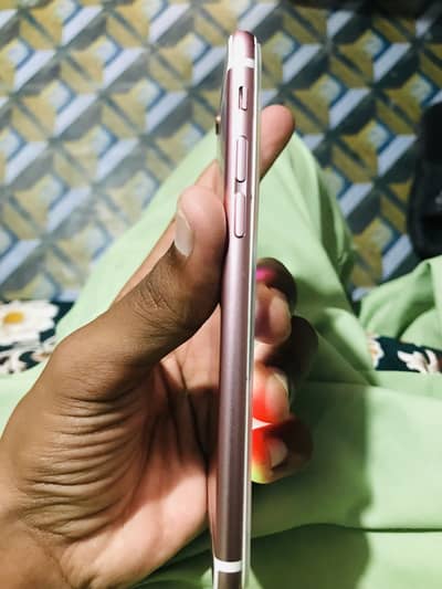 Apple iPhone 7