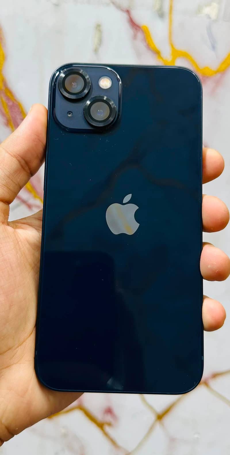 iPhone 13 4