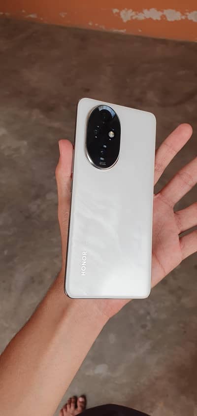 Honor 200 Pro