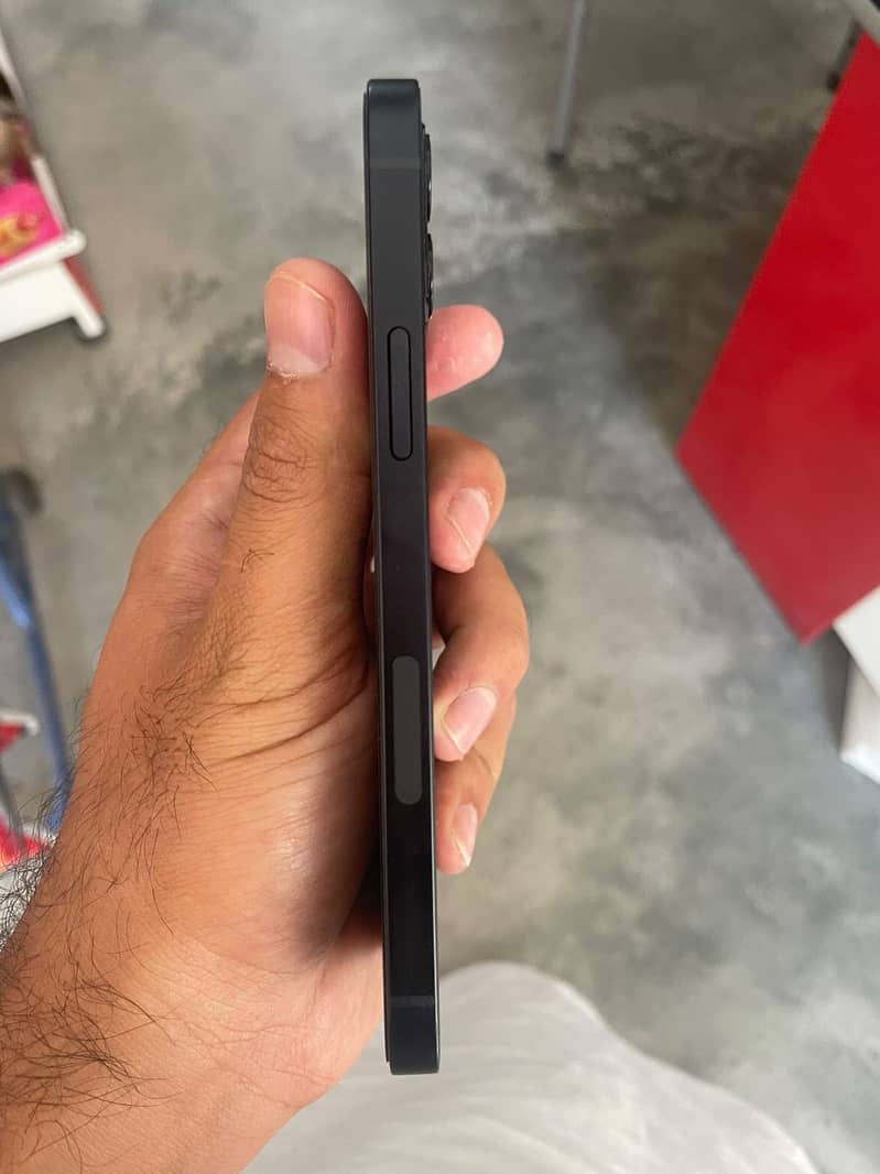 Apple iPhone 12 3