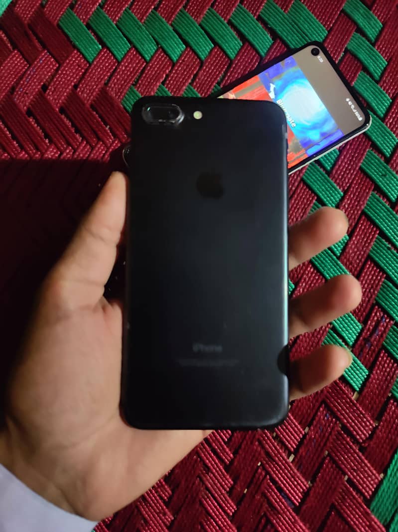 Apple iPhone 7 Plus 7