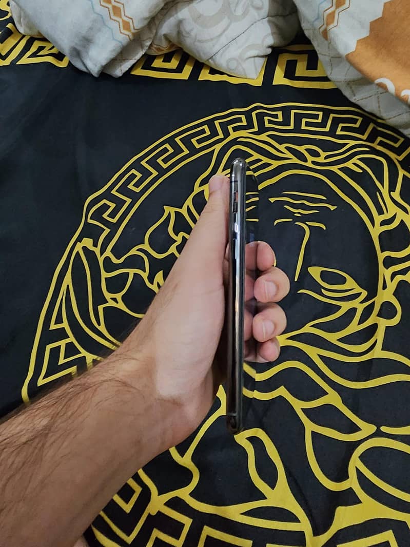 Apple iPhone X 10