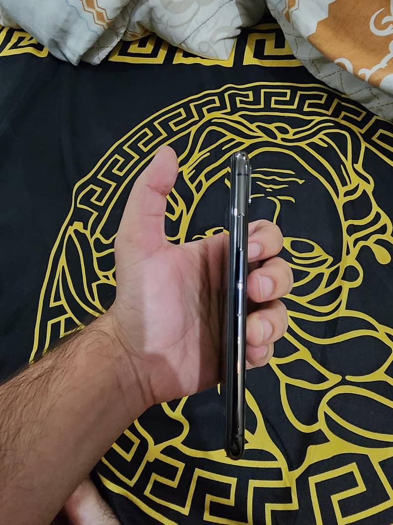 Apple iPhone X 11