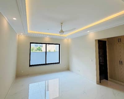In G-9/4 House Sized 1500 Square Feet For sale